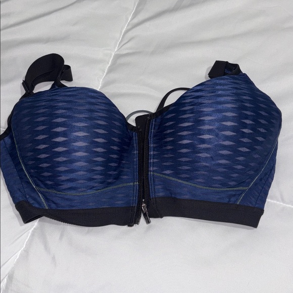 Victoria's Secret Sport Knockout Front Zip Sport Bra
Blue and Green size 34D - Picture 7 of 7